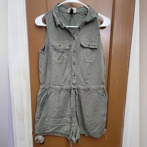 Plus size sleeveless romper